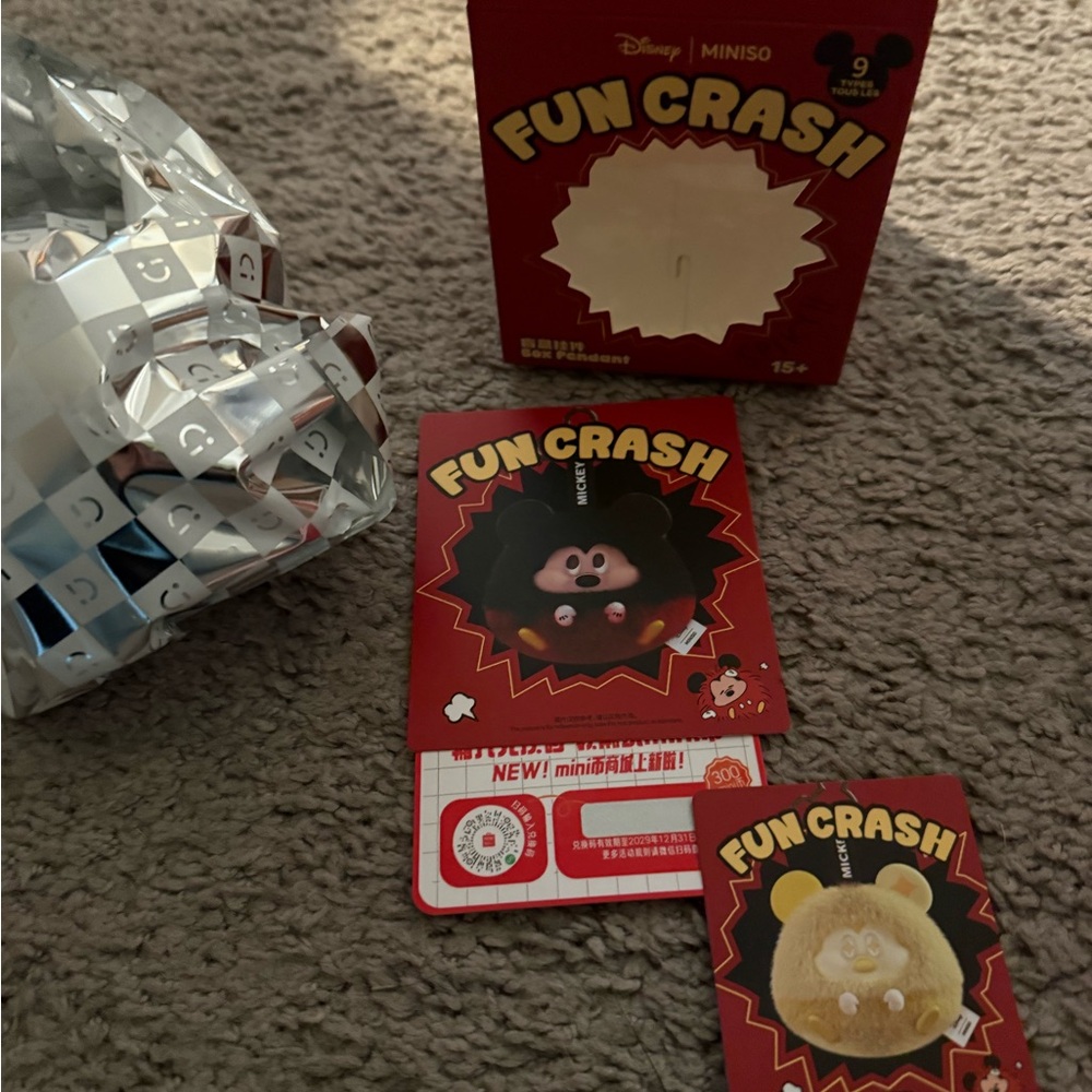 Authentic opened box sealed character Miniso Fun Crash Mickey (wealthy mickey)